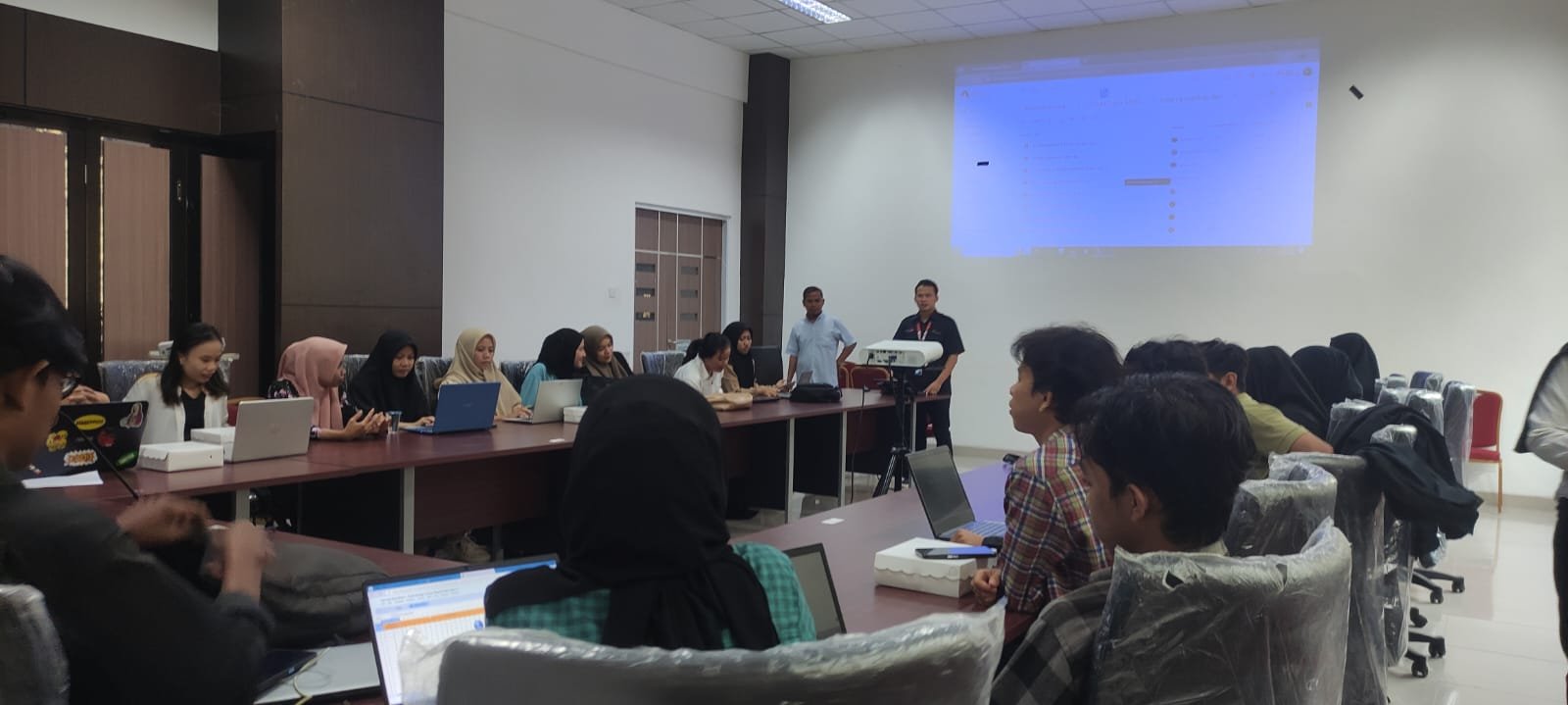 Kolaborasi Inspiratif dalam Matakuliah Asesmen Pembelajaran Fisika