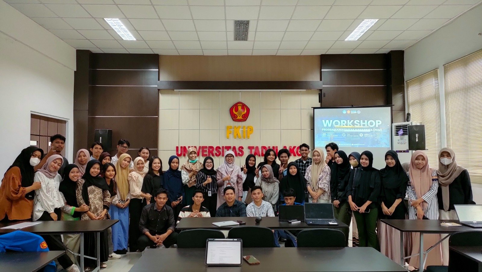 Review Proposal PKM Mahasiswa Pendidikan Fisika Meningkat Signifikan, Siap Dikirim ke Universitas