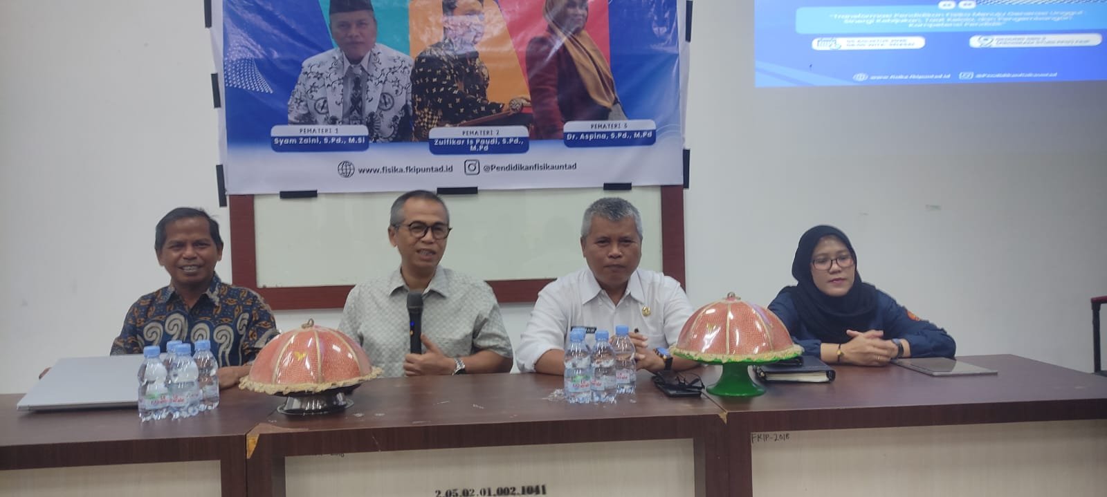 Kuliah Umum Pendidikan Fisika FKIP UNTAD Bekali Mahasiswa Baru Hadapi Transformasi Pendidikan
