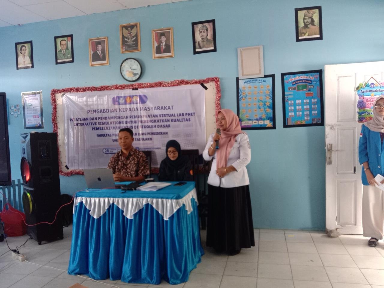 Ketika Layar Gawai Menjadi Laboratorium: Pelatihan PhET Interactive Simulations Ubah Wajah Pembelajaran Sains di SD Inpres 3